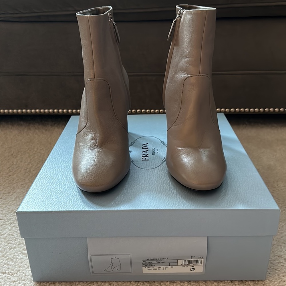 New beautiful leather Prada ankle boots! - Picture 3 of 7